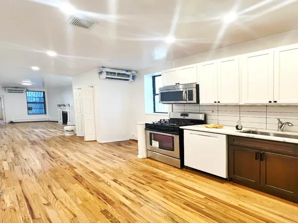 421 Park Place image 4 of 16