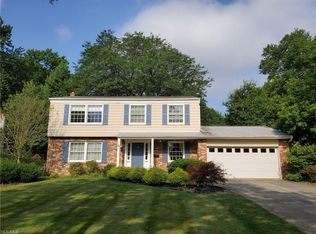 6200 Gareau Dr, North Olmsted, OH