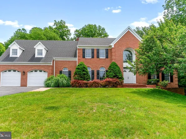 18117 Hayloft Dr, Derwood, MD 20855