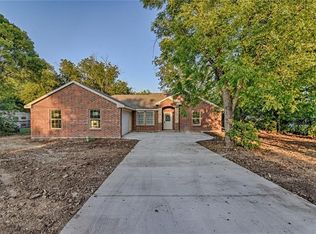 212 N Roe St, White Settlement, TX 76108