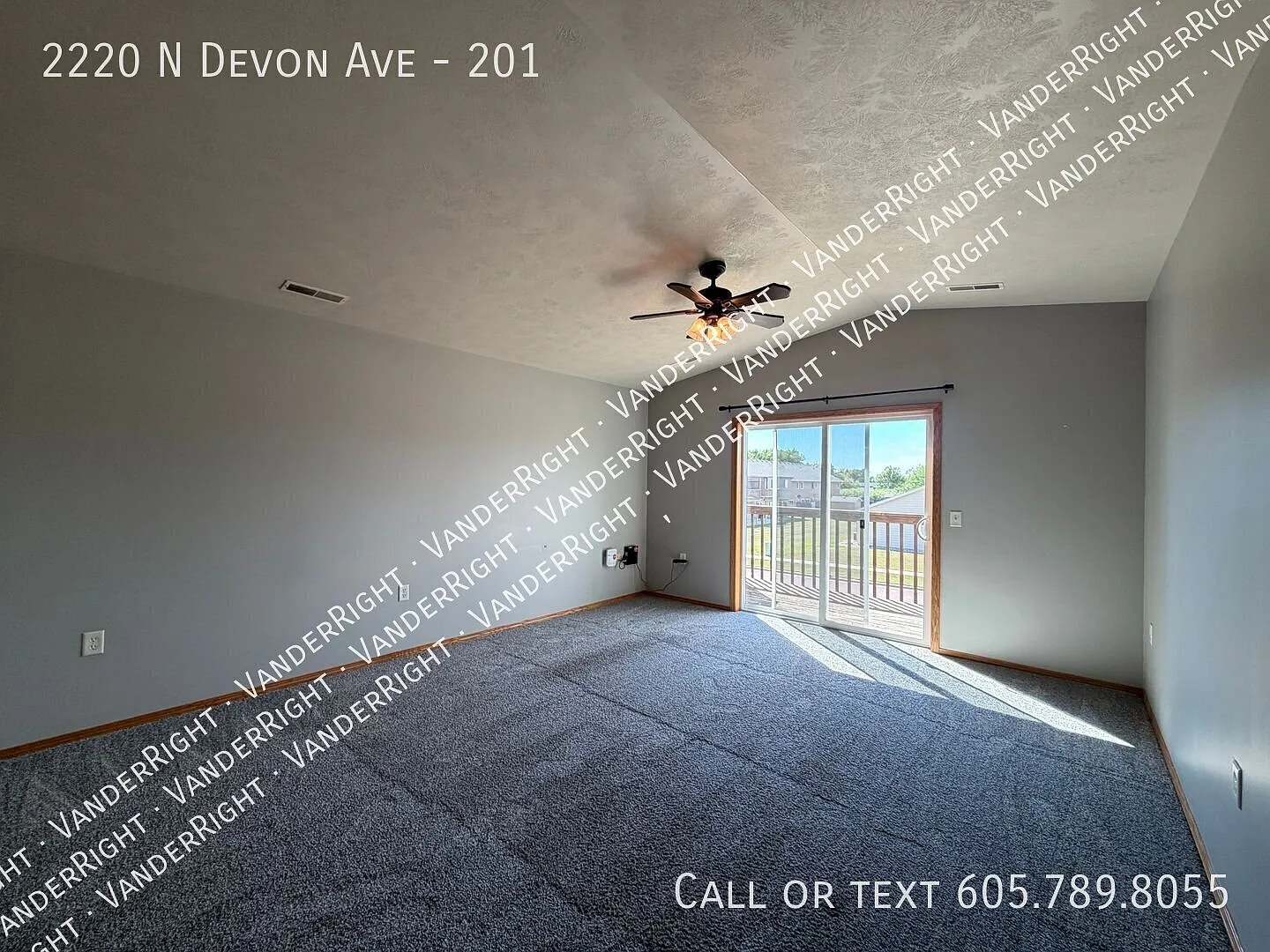 Updated 3 Bedroom Apartment in Tea! — Photo 2
