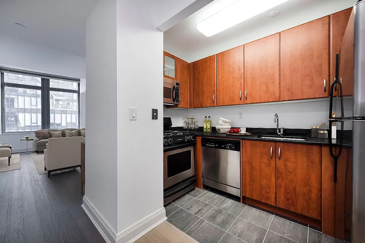 222 East 34th Street — Photo 4