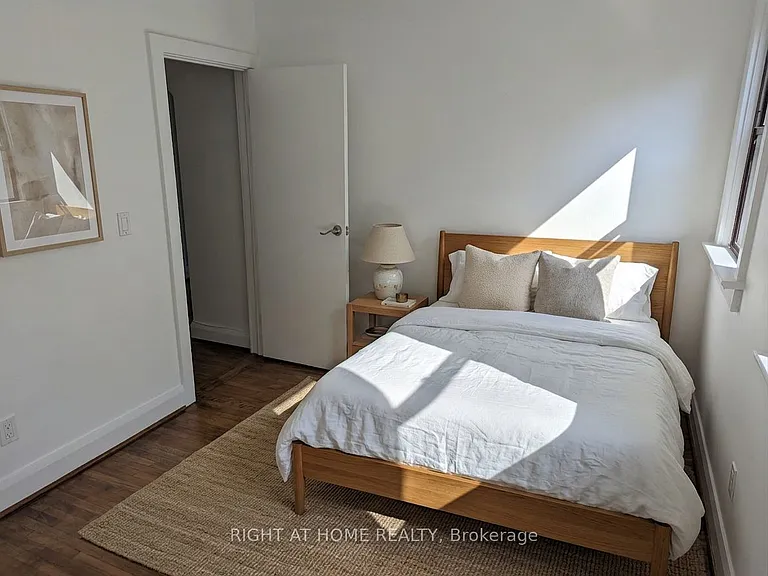 24 Harewood Ave — Photo 29