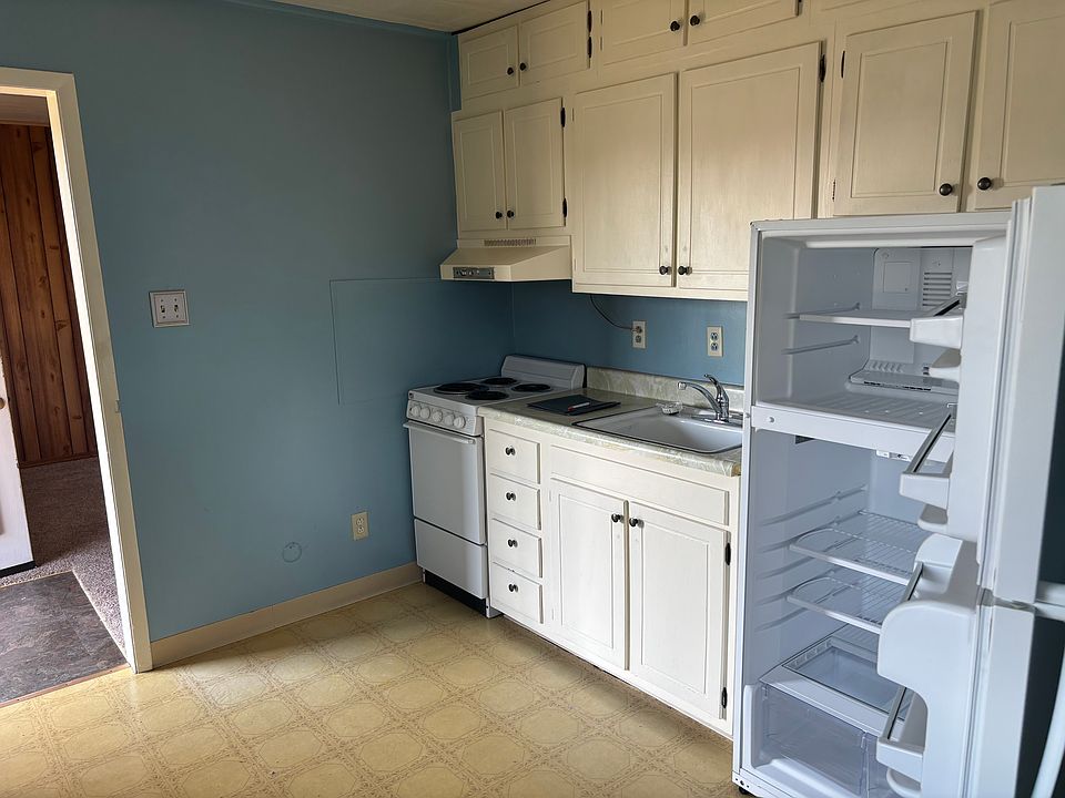 2nd image of 233 E 7th St #3