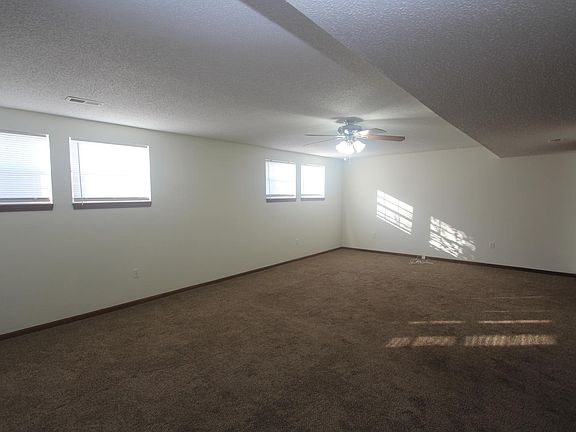 Family Room (1st view)