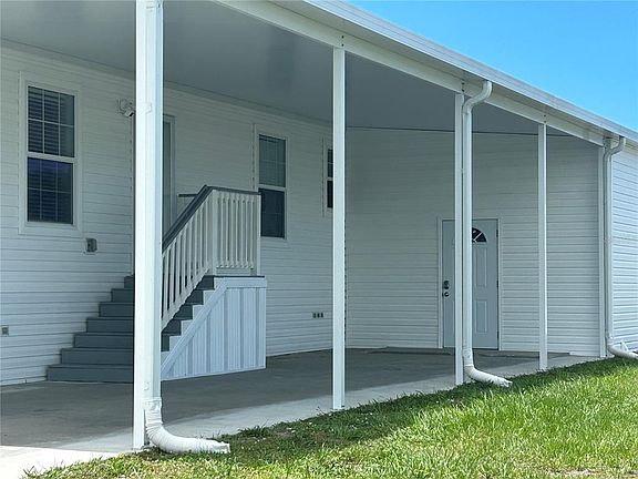 4th image of 2 S Botany Bay Cir