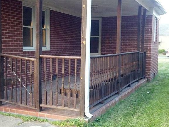 3rd image of 2425 Staunton Ave