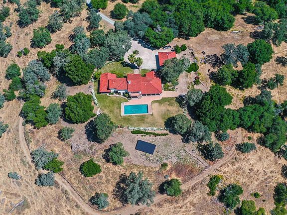 4th image of 26255 Powell Ranch Rd