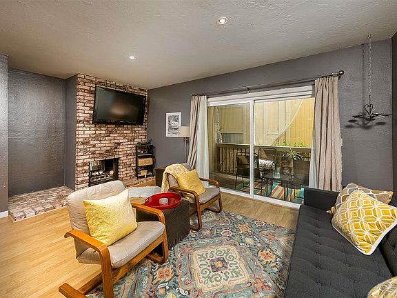 5th image of 8747 Mountain Blvd #15