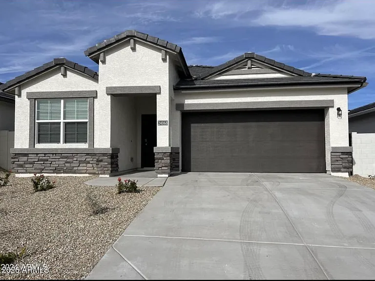 24068 W Whyman Ave — Photo 1