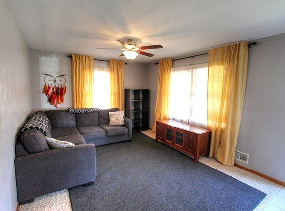3rd image of 4102 Hawthorne Dr