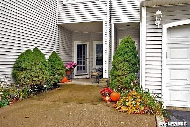 1st image of 160 Windward Dr S #160