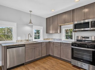 5 E Hampstead Sq APT A, Charleston, SC 29403