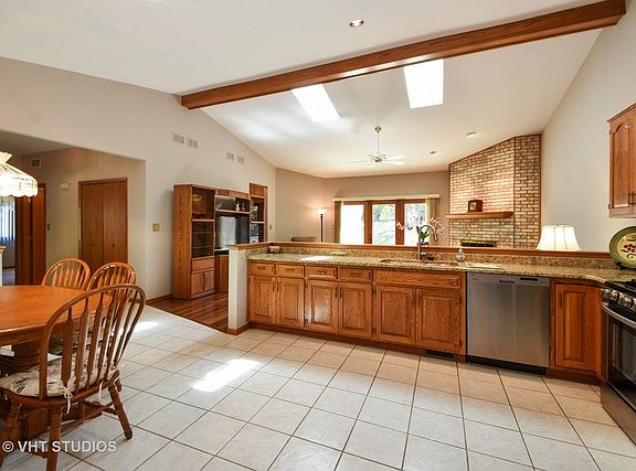 4th image of 17621 Kimberly Ln #44