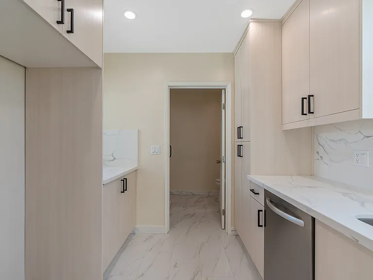 3054 N Frederic St — Photo 15