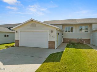 4529 30th Ave NW, Mandan, ND 58554