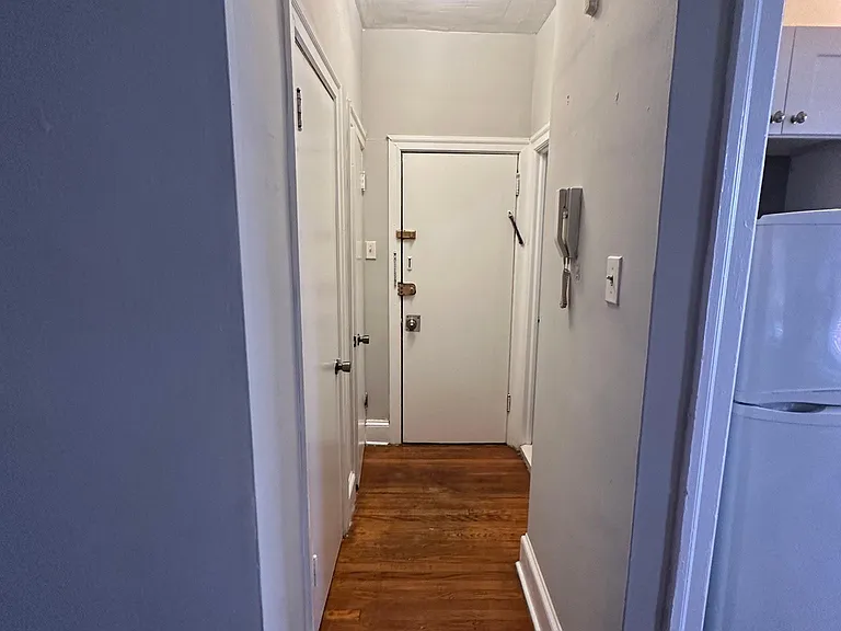 513 S 42nd St #1R — Photo 6