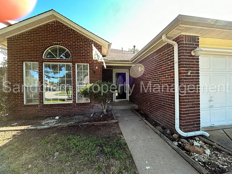 8928 E 87th Pl — Photo 2