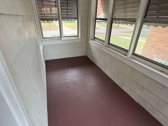 3rd image of 254 E 210th St