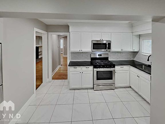 2nd image of 727 Reinhard Ave