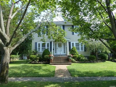 22 Kingsland Place, Babylon, NY, 11702