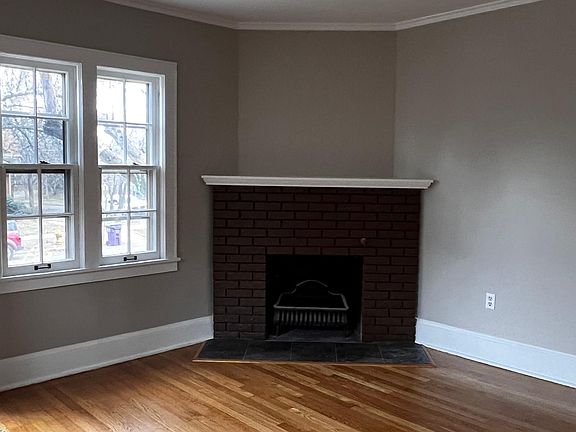 3rd image of 1001 N Fillmore St