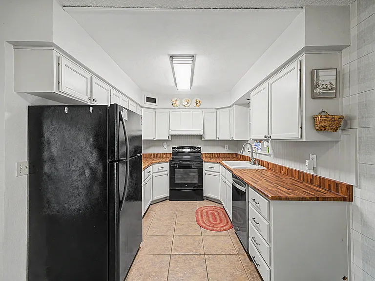 1002 S Longwood Loop — Photo 11