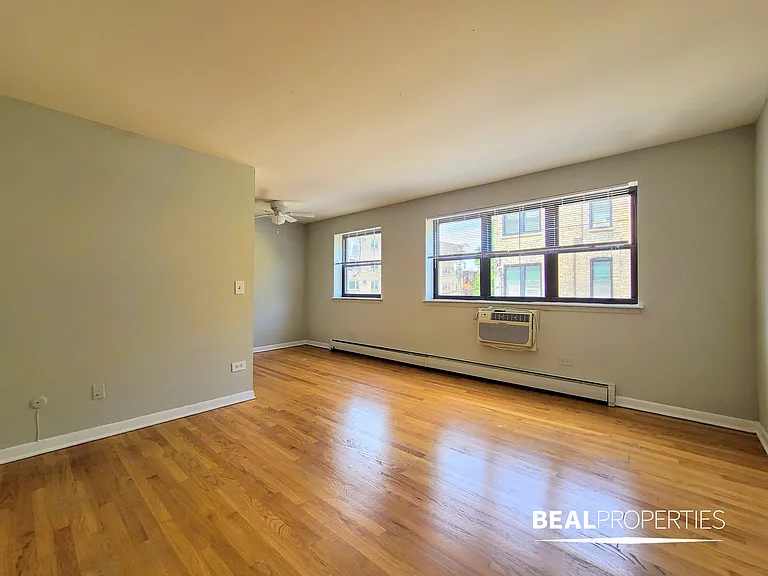 510 West Briar Place — Photo 11
