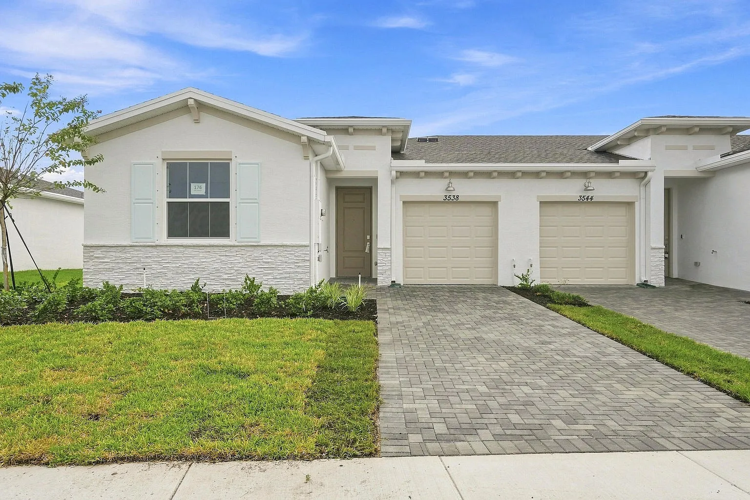 3 bed, 1436 sqft, $2,200 — Photo 1