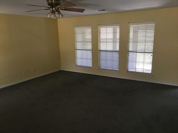 4th image of 706 Beachwood