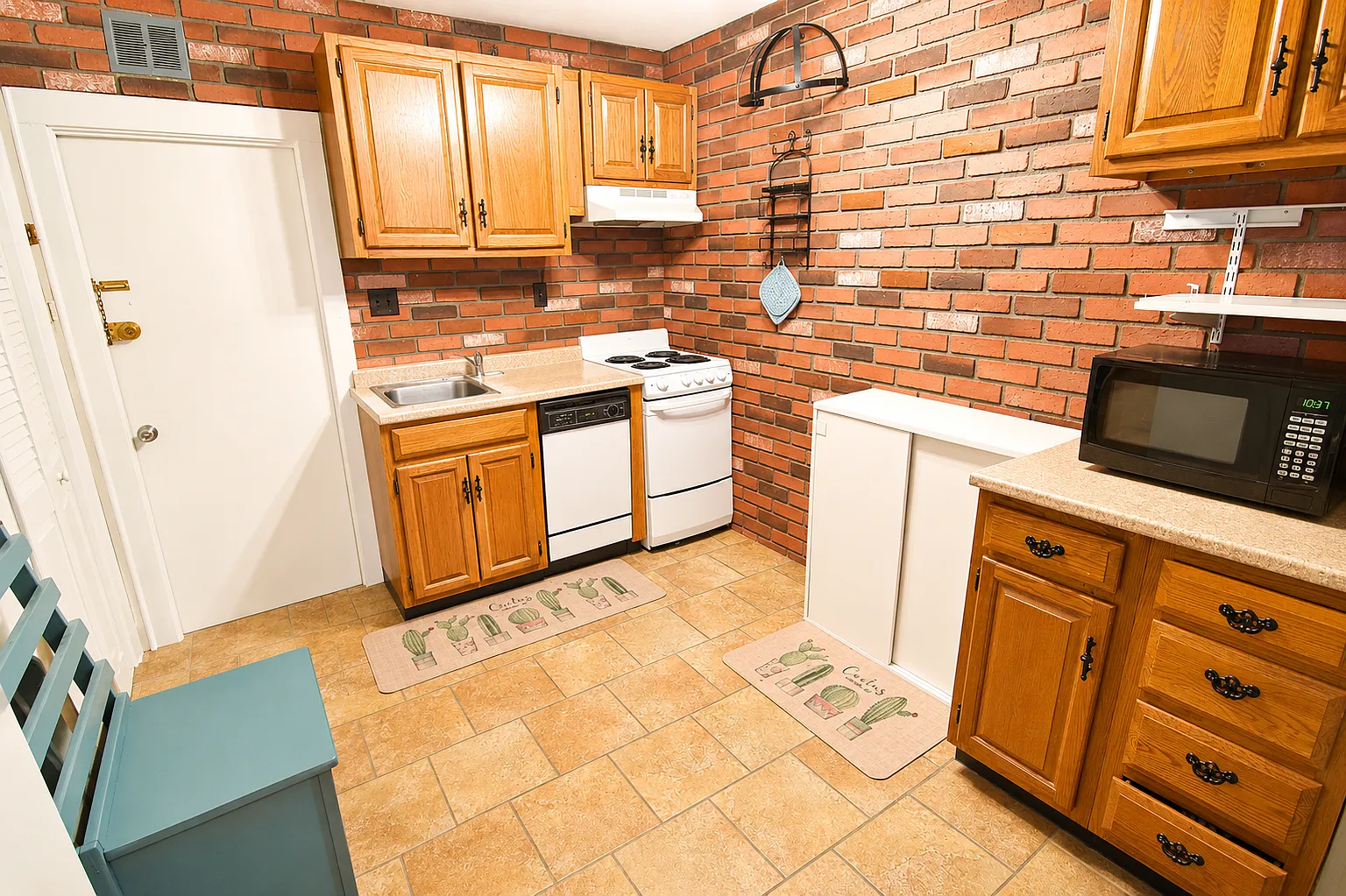 1 bed, $2,475 — Photo 1