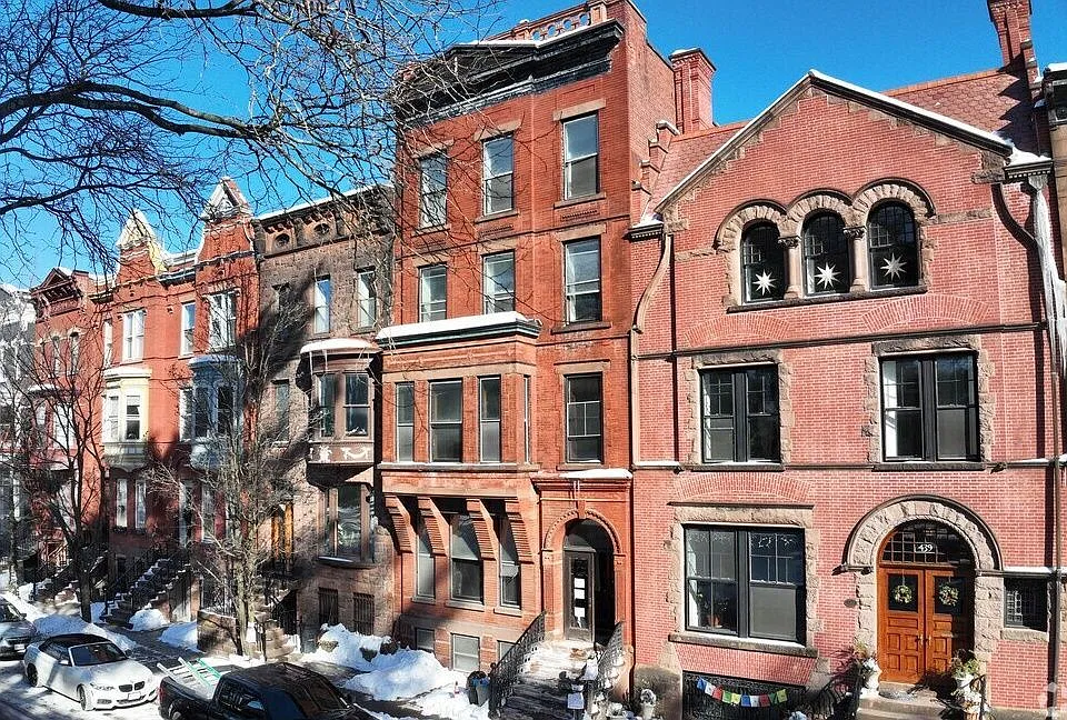 Building Photo 4