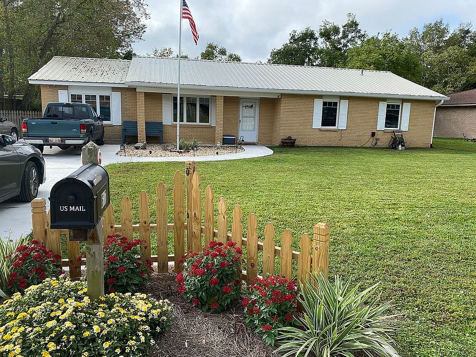 1st image of 617 Cypress Dr