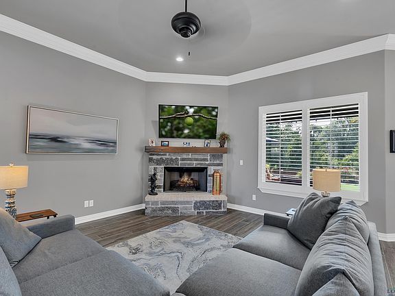 3rd image of 3804 Hidden Hills Cir