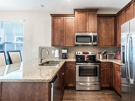 4th image of 31 Moultrie Creek Cir