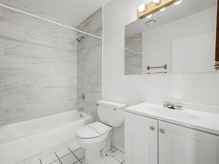 10719 W Vista Ave — Photo 17