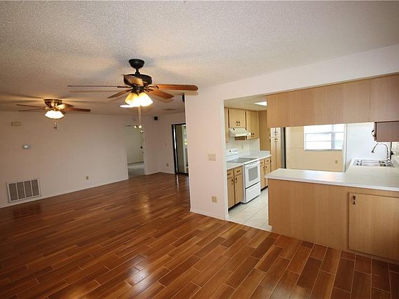 4th image of 1417 Langley Dr #0