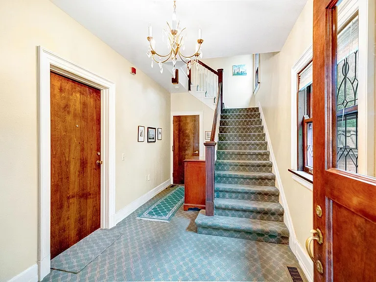 25 Langdon St #B — Photo 3