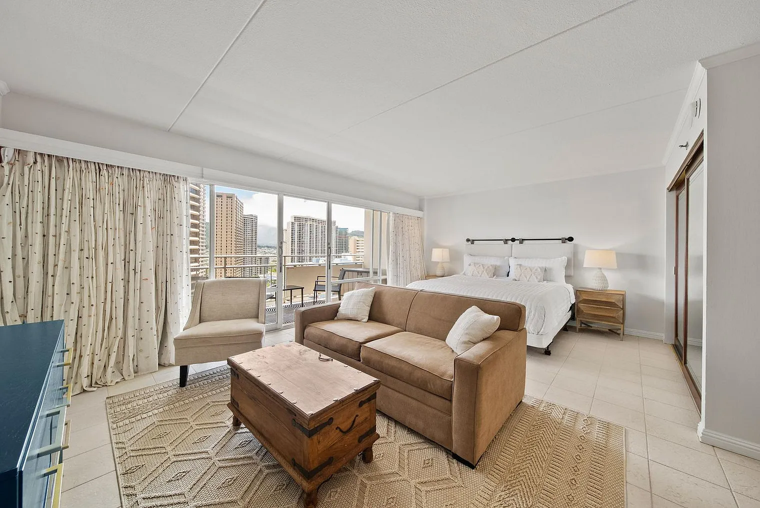 1 bed, 1.0 bath, 495 sqft, $7,025 — Photo 2