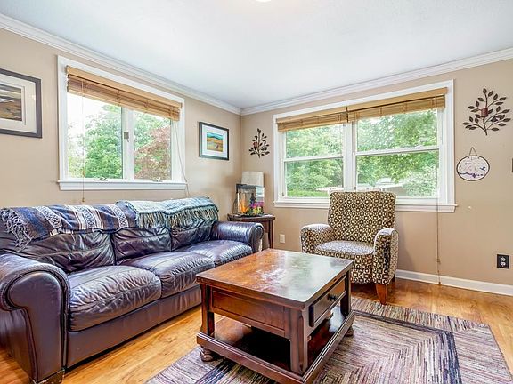 5th image of 7 Ewald Ave