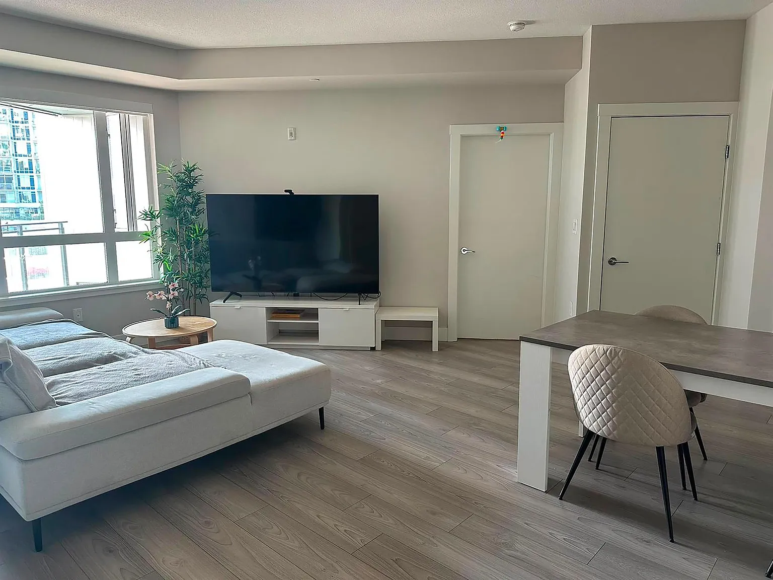 1 bed, 130 sqft, $1,500 — Photo 4