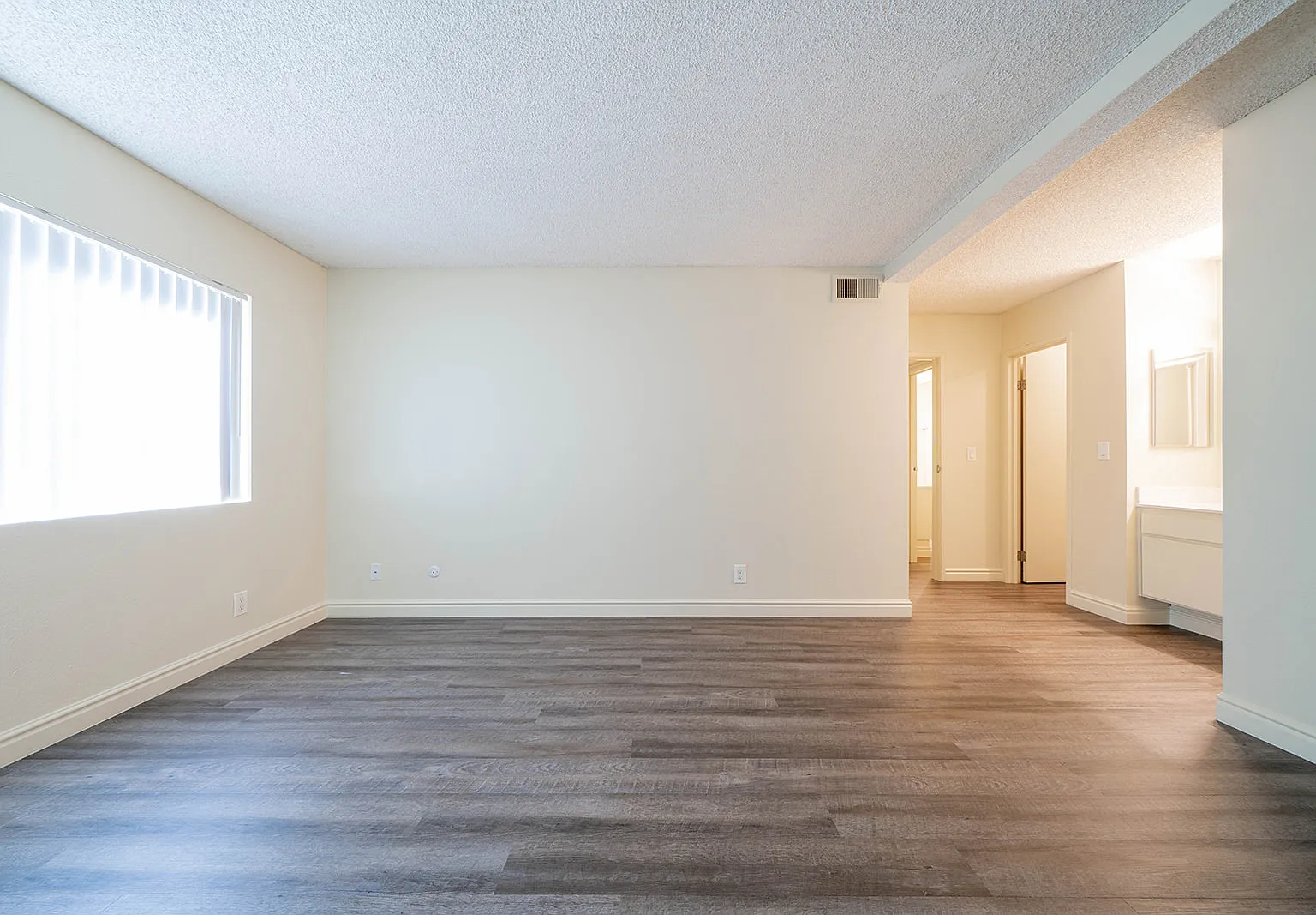 2 bed, 1100 sqft, $2,645 — Photo 1