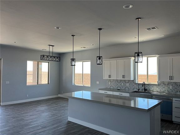 5th image of 3128 Esmerelda Drive