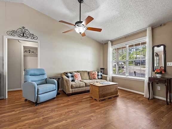 5th image of 1385 Idlewild Dr
