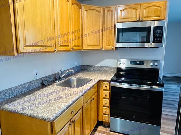 2nd image of 2484 Dexter Ave N Unit 1-8