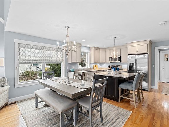 5th image of 19 Rosebay Ln #19