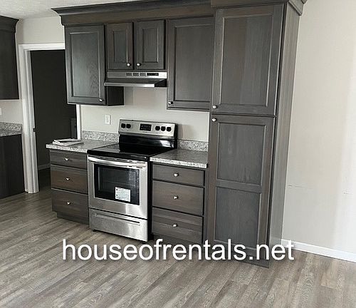 3rd image of 605 Hayven Ln