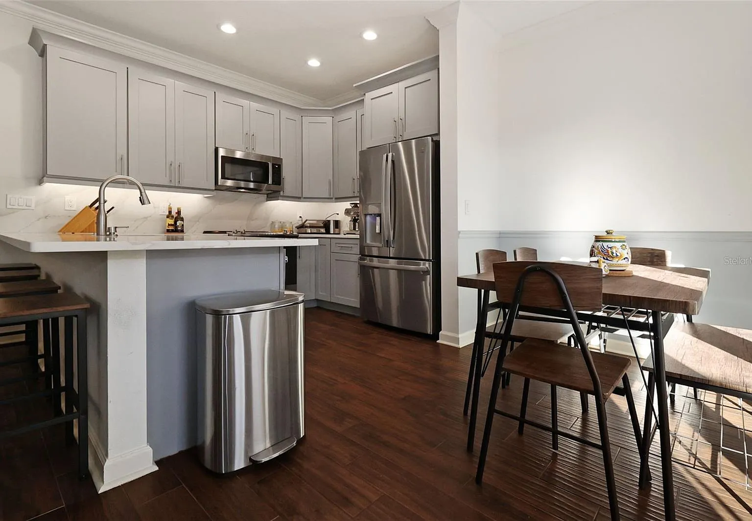 3 bed, 2.5 bath, 1521 sqft, $4,000 — Photo 4