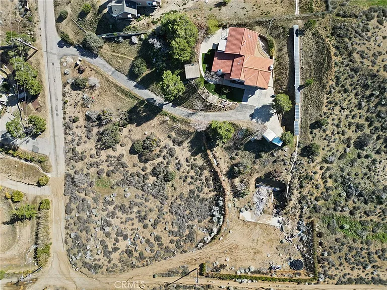 1138 Lakeview Dr — Photo 4