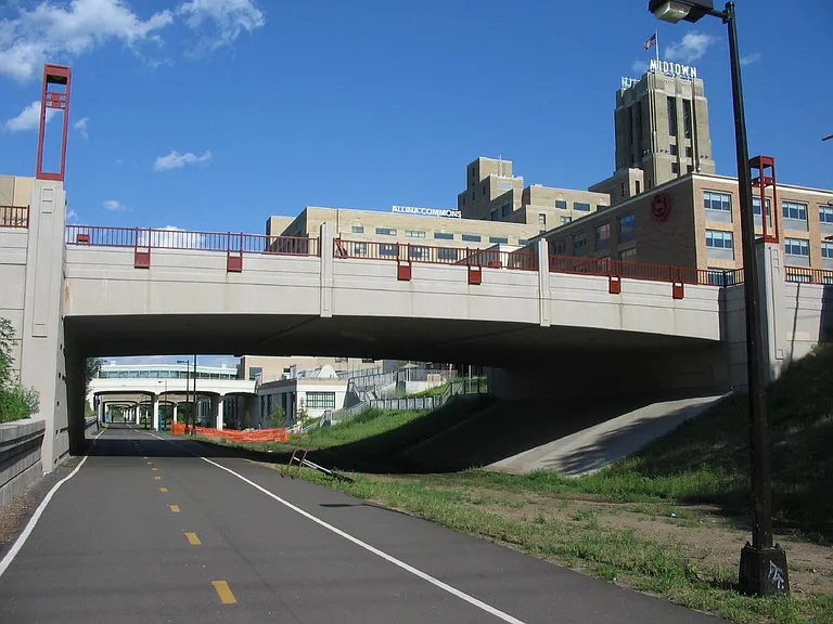 Overlooks Midtown Greenway
